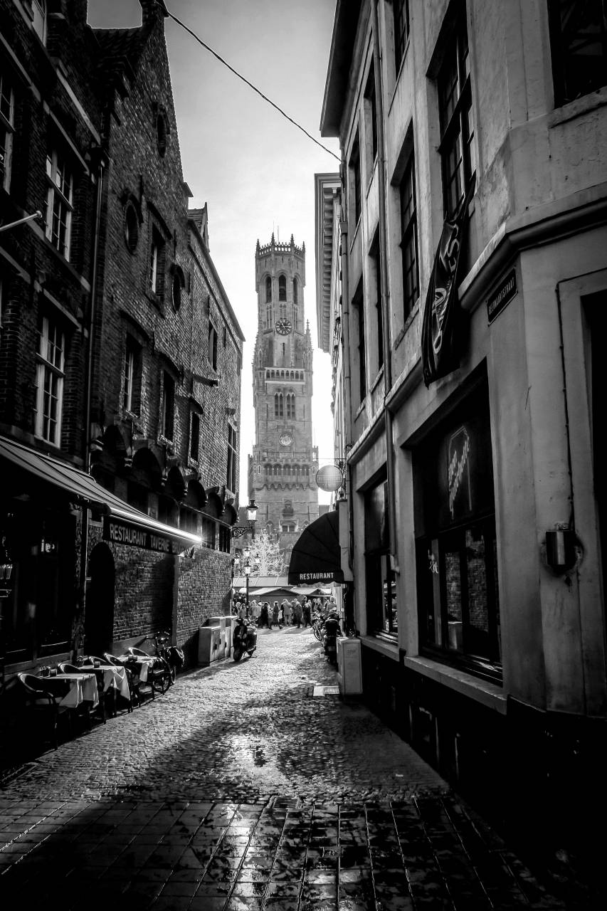   light  black and white  architecture  road  — free black and white photo