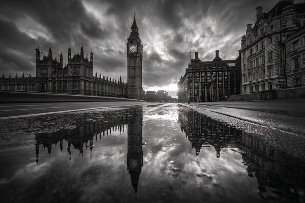 black and white picture of london featuring big ben at sunris — black and white photo