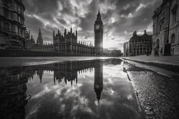 black and white picture of london featuring big ben at sunris — black and white photo