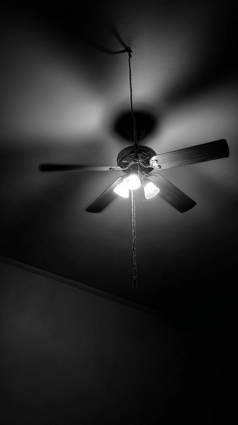 Stringing Ceiling +1 Hanging string Black and white Images and Pictures for free