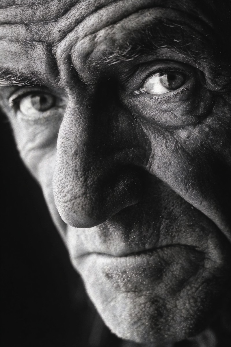 portraits fine art portrait of an elderly mans face deep wrin — free black and white photo