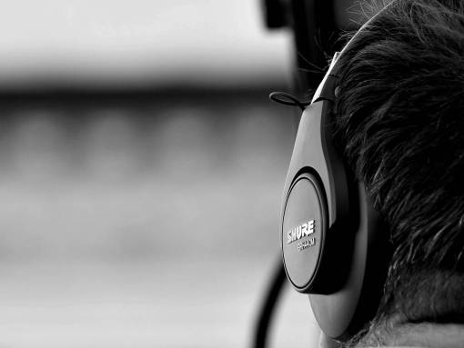 headphones headset side sound audio entertainment music covering technology status hd  depth